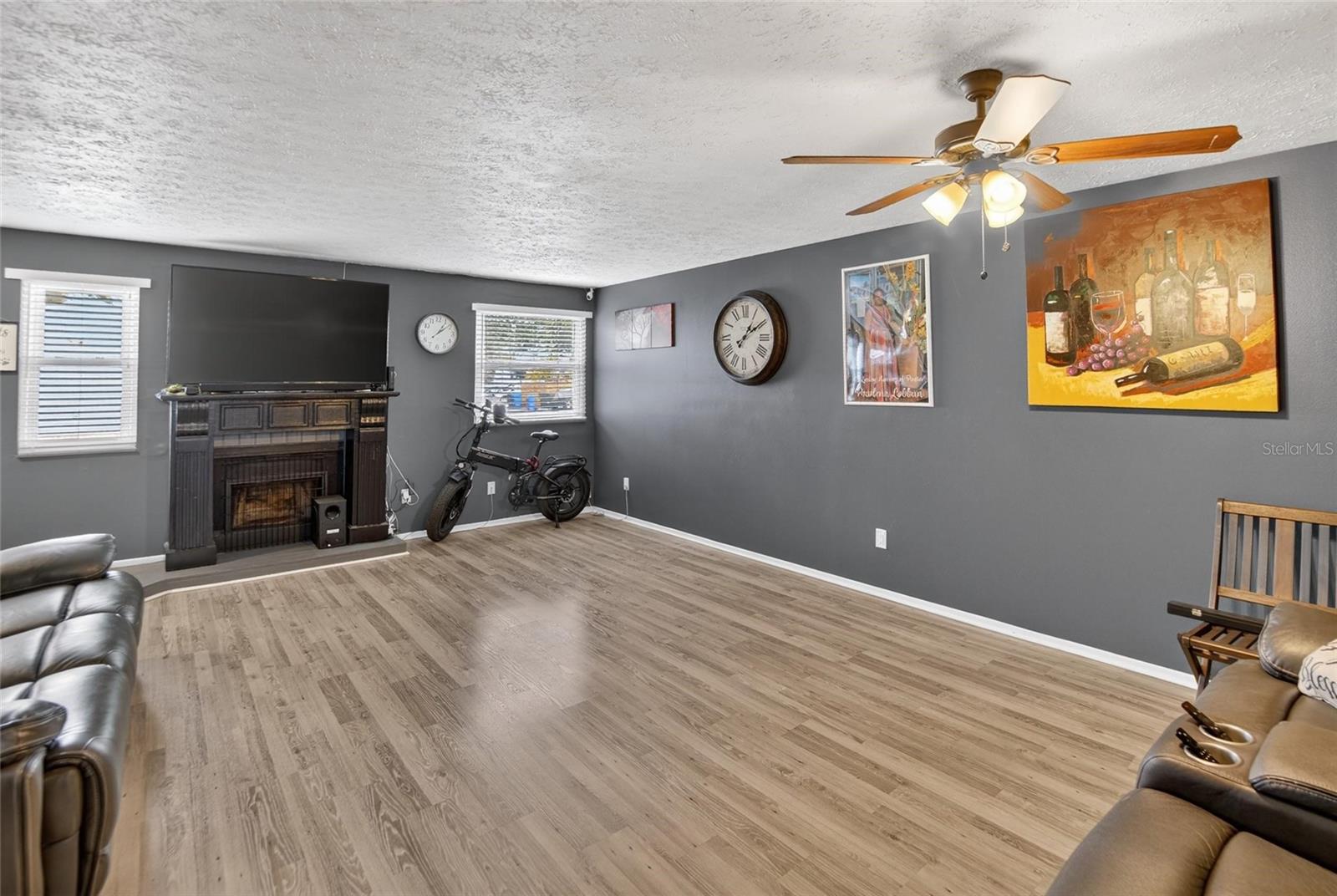 Image 11 of 47 For 6424 Rockpointe Drive