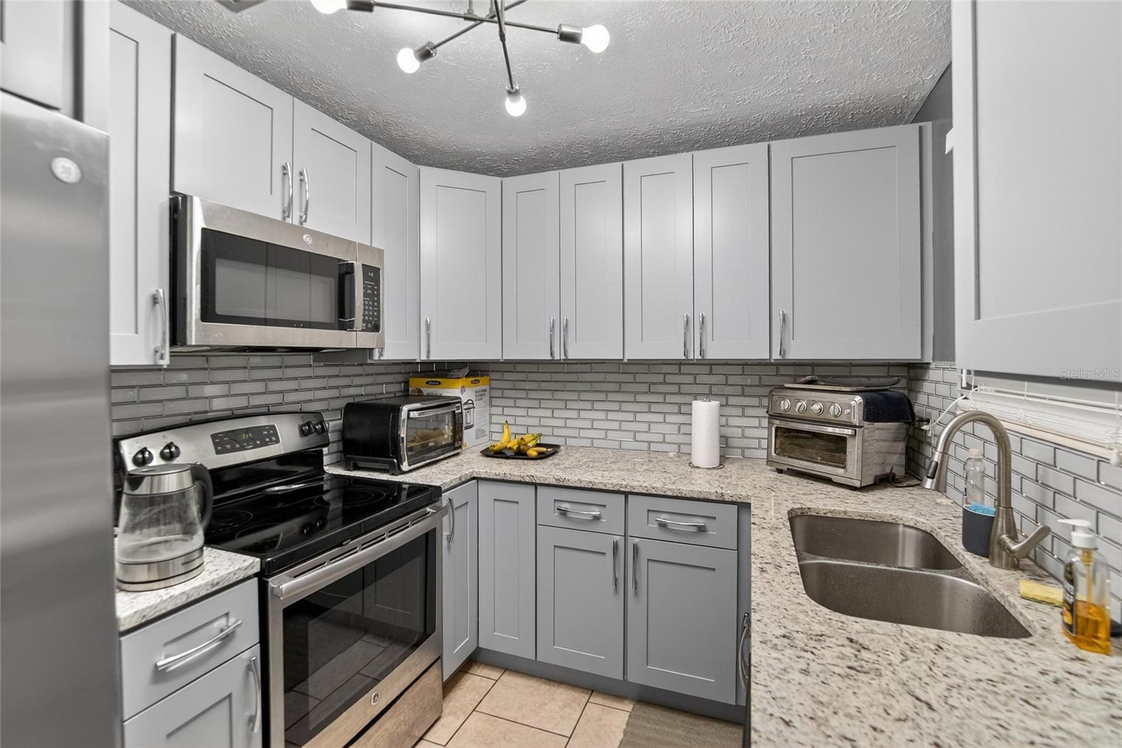 Image 17 of 47 For 6424 Rockpointe Drive