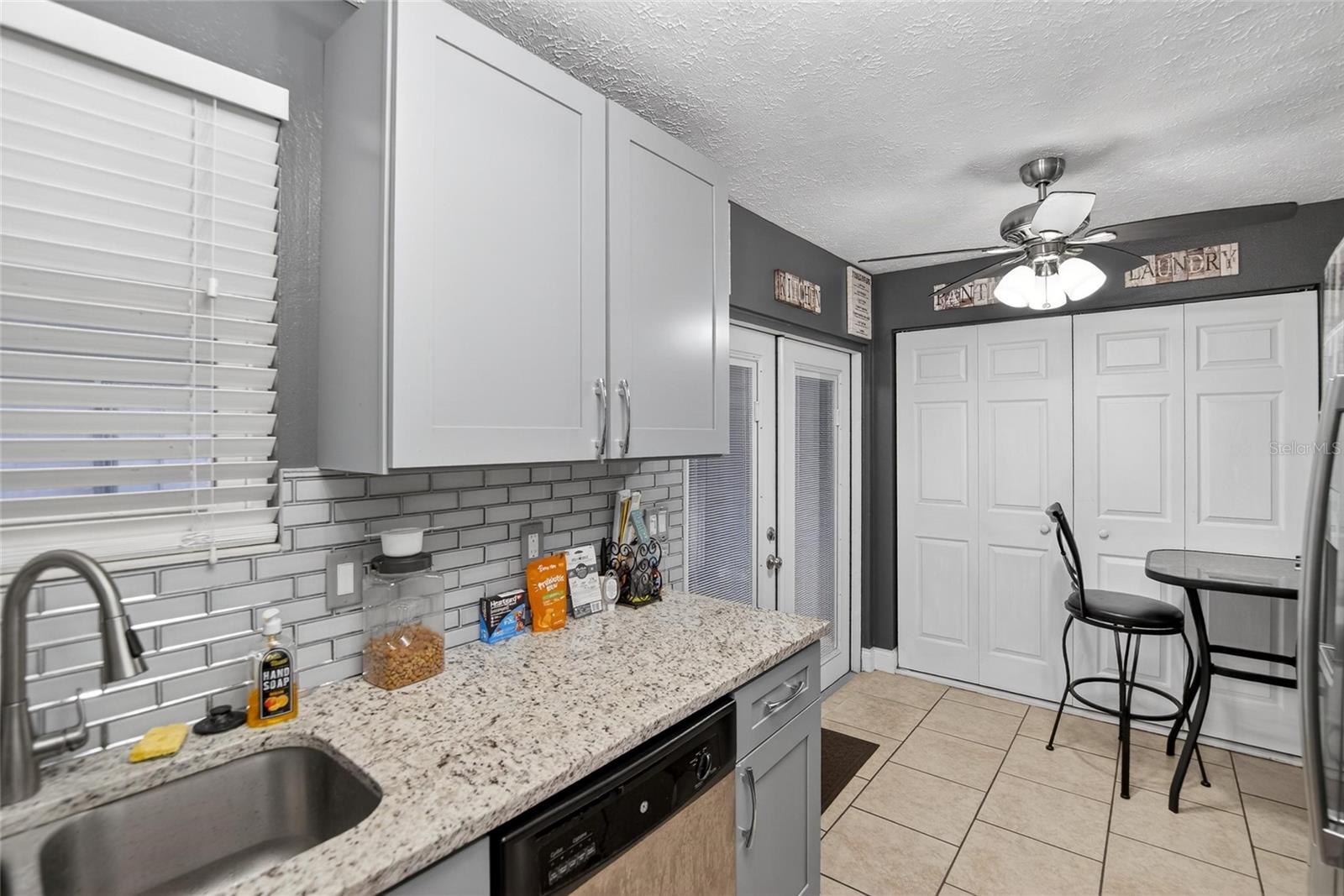 Image 18 of 47 For 6424 Rockpointe Drive