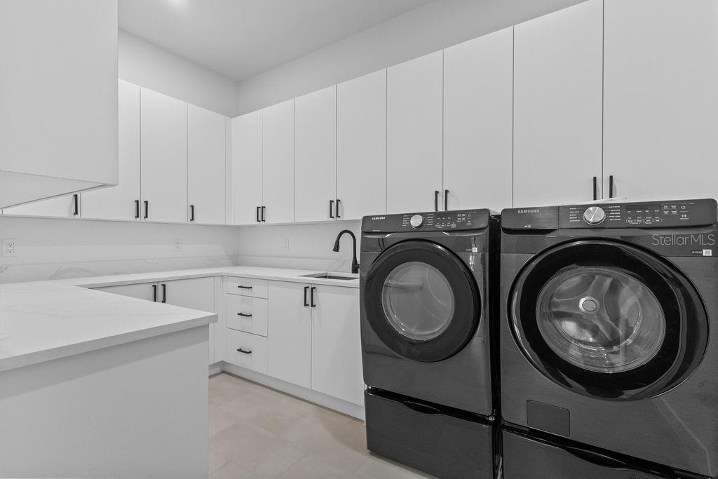 Image 36 of 67 For 3315 Grace Street