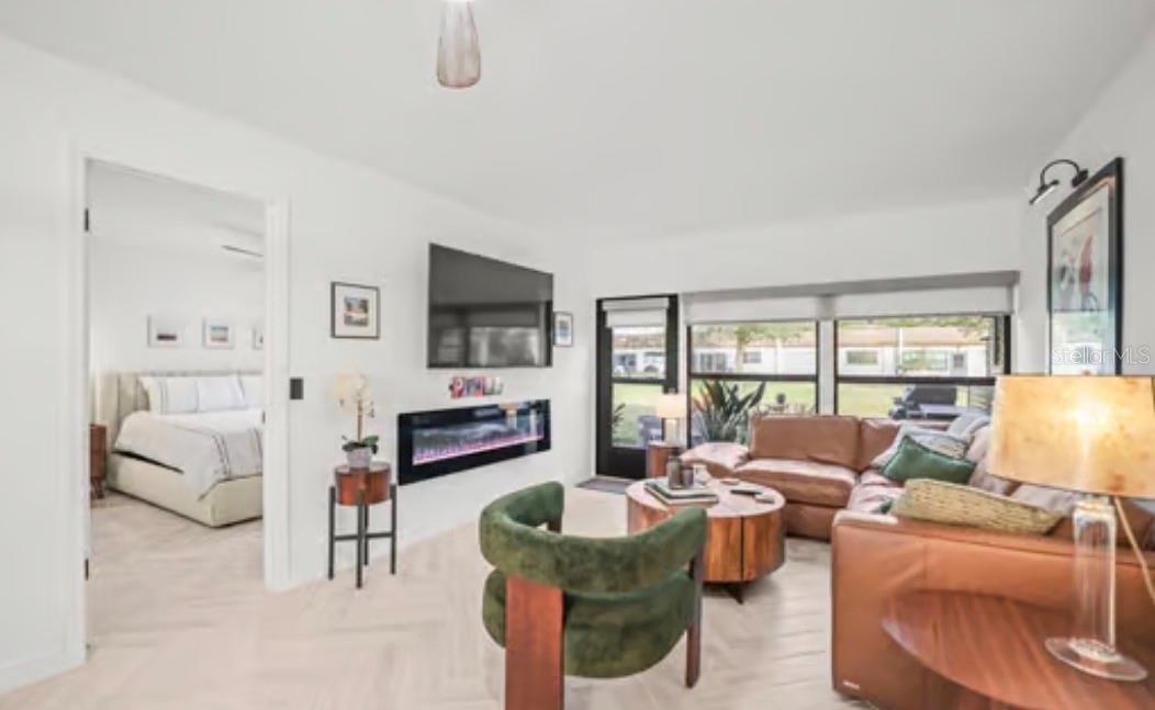 Image 11 of 21 For 2981 Flint Drive N 83c