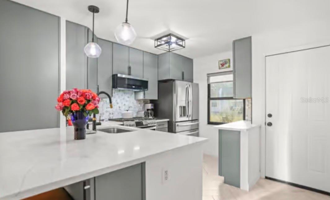 Image 5 of 21 For 2981 Flint Drive N 83c