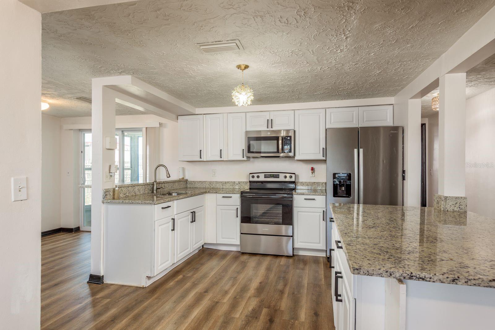 Image 10 of 28 For 3332 Chauncy Road