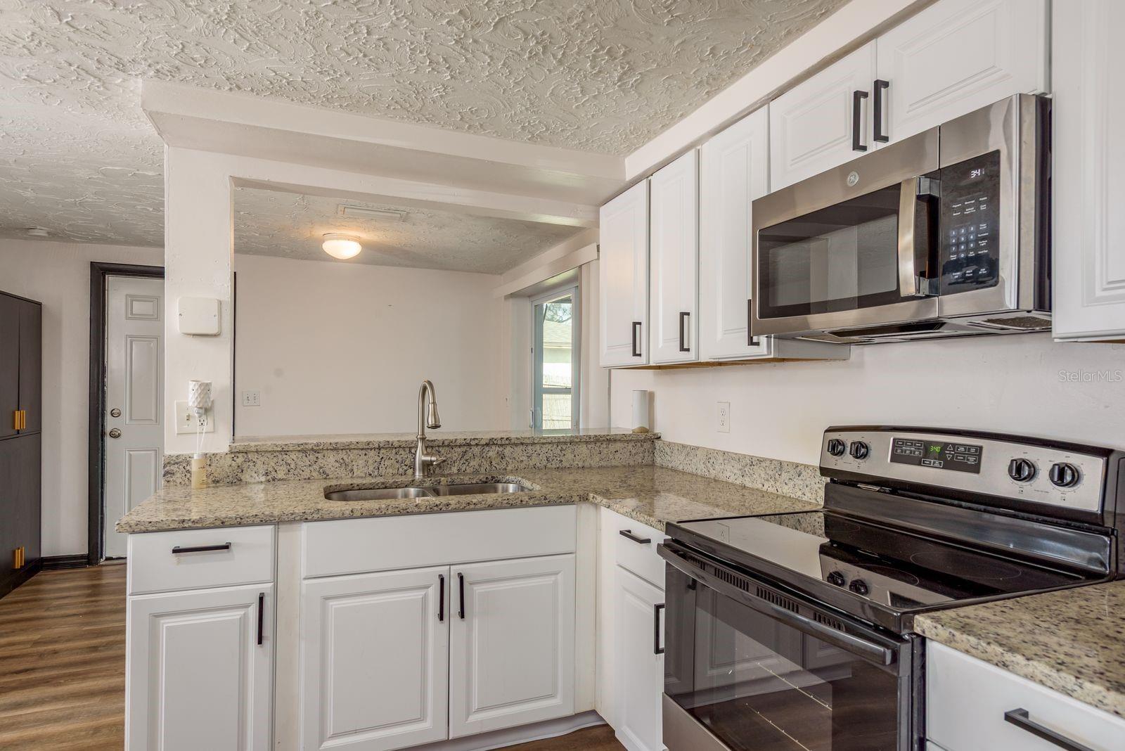 Image 12 of 28 For 3332 Chauncy Road