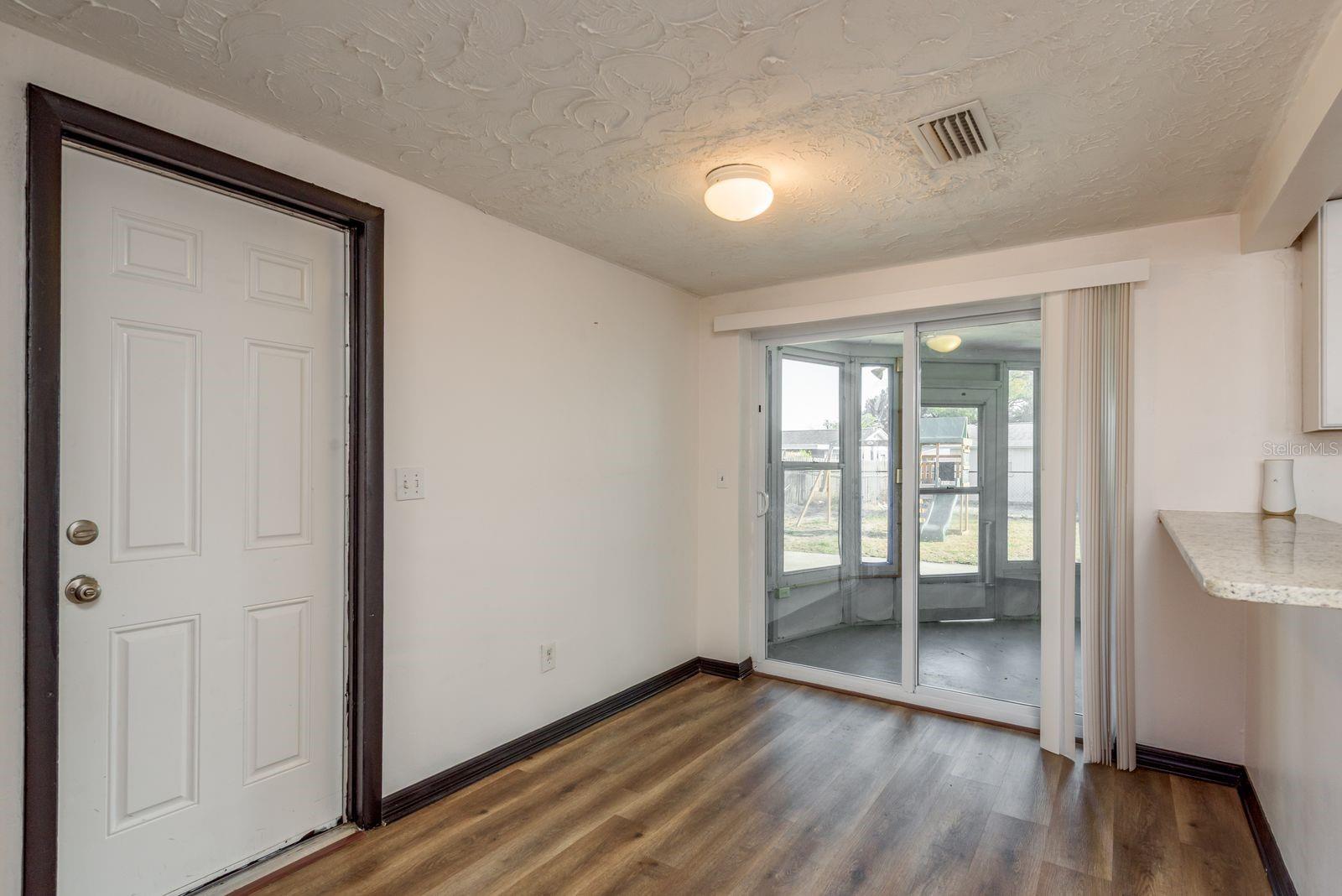 Image 13 of 28 For 3332 Chauncy Road