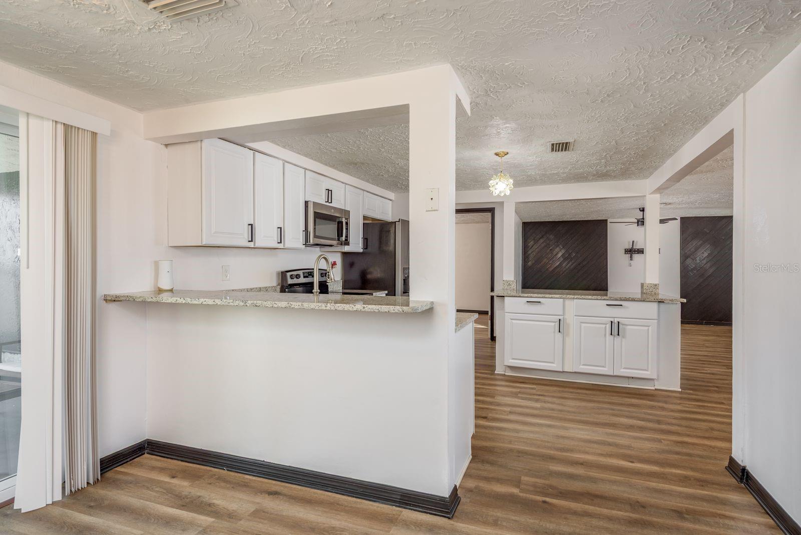 Image 14 of 28 For 3332 Chauncy Road