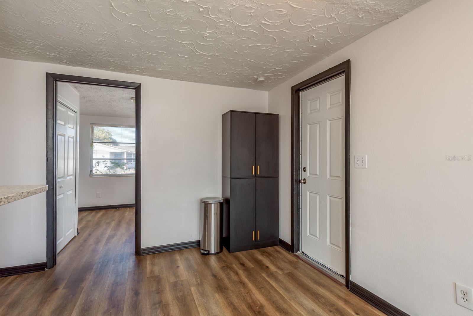 Image 15 of 28 For 3332 Chauncy Road