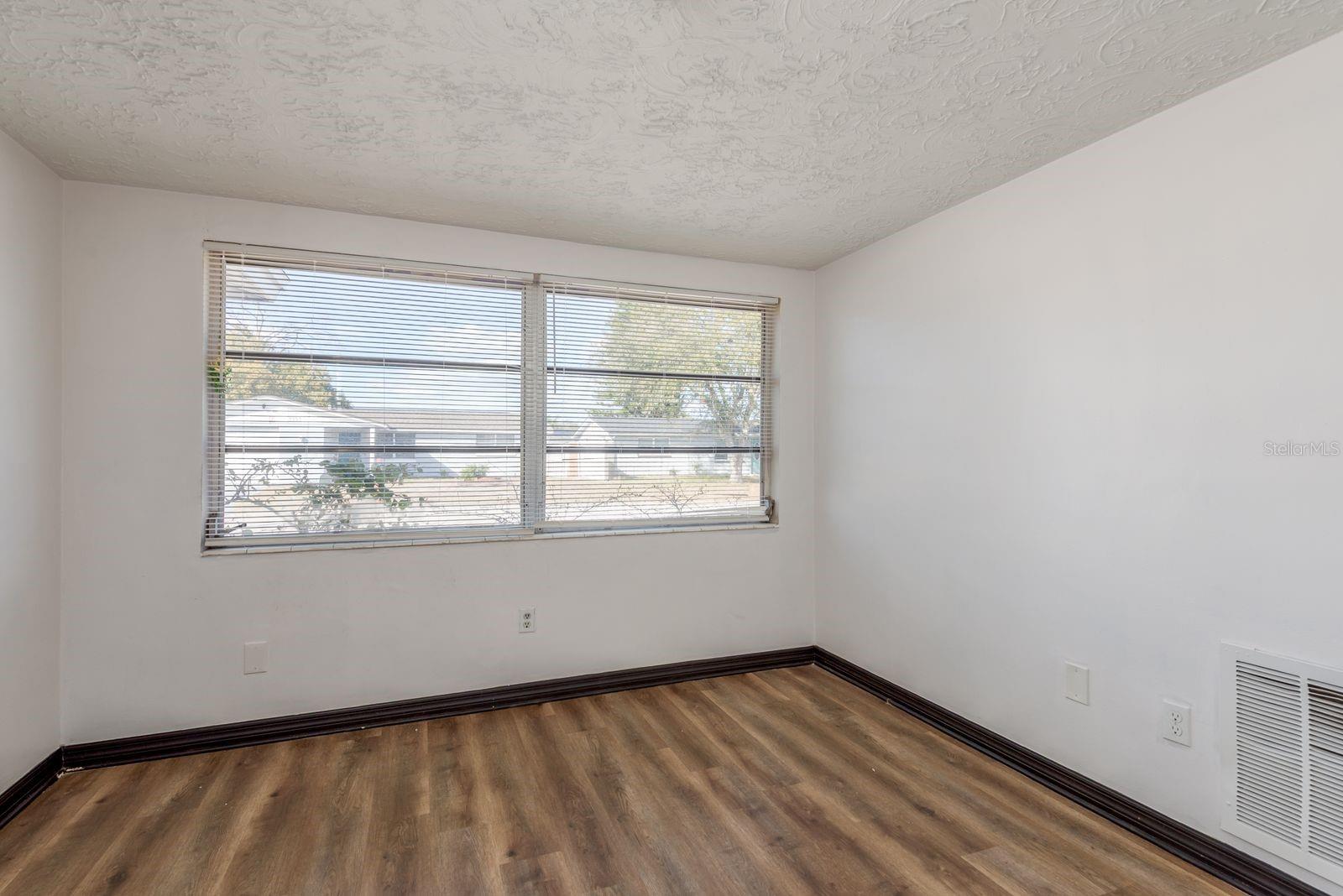 Image 16 of 28 For 3332 Chauncy Road