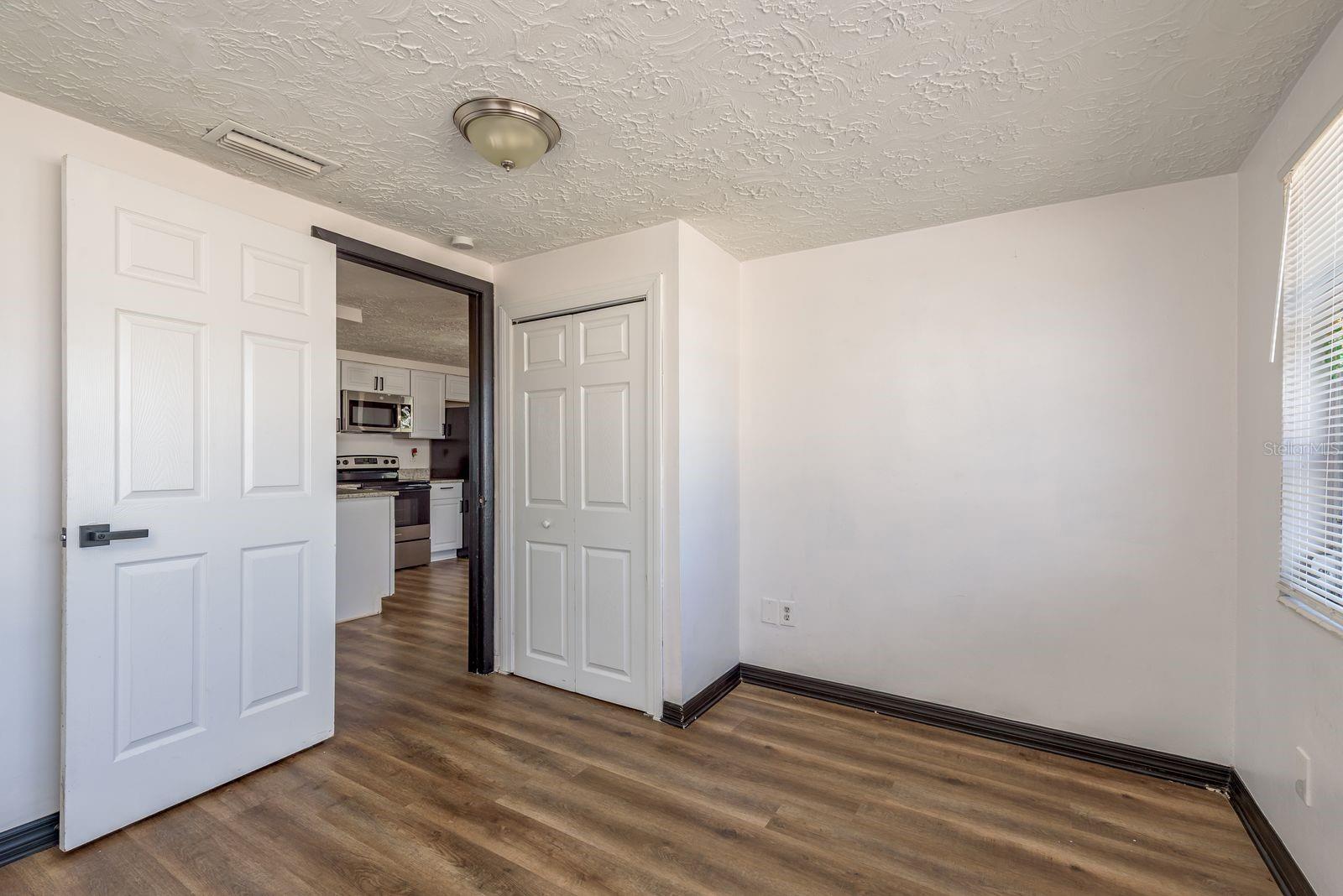 Image 17 of 28 For 3332 Chauncy Road