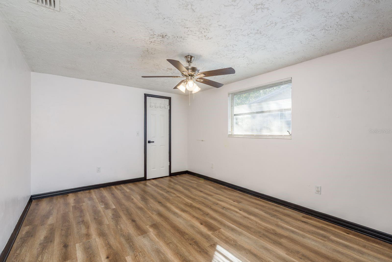 Image 19 of 28 For 3332 Chauncy Road