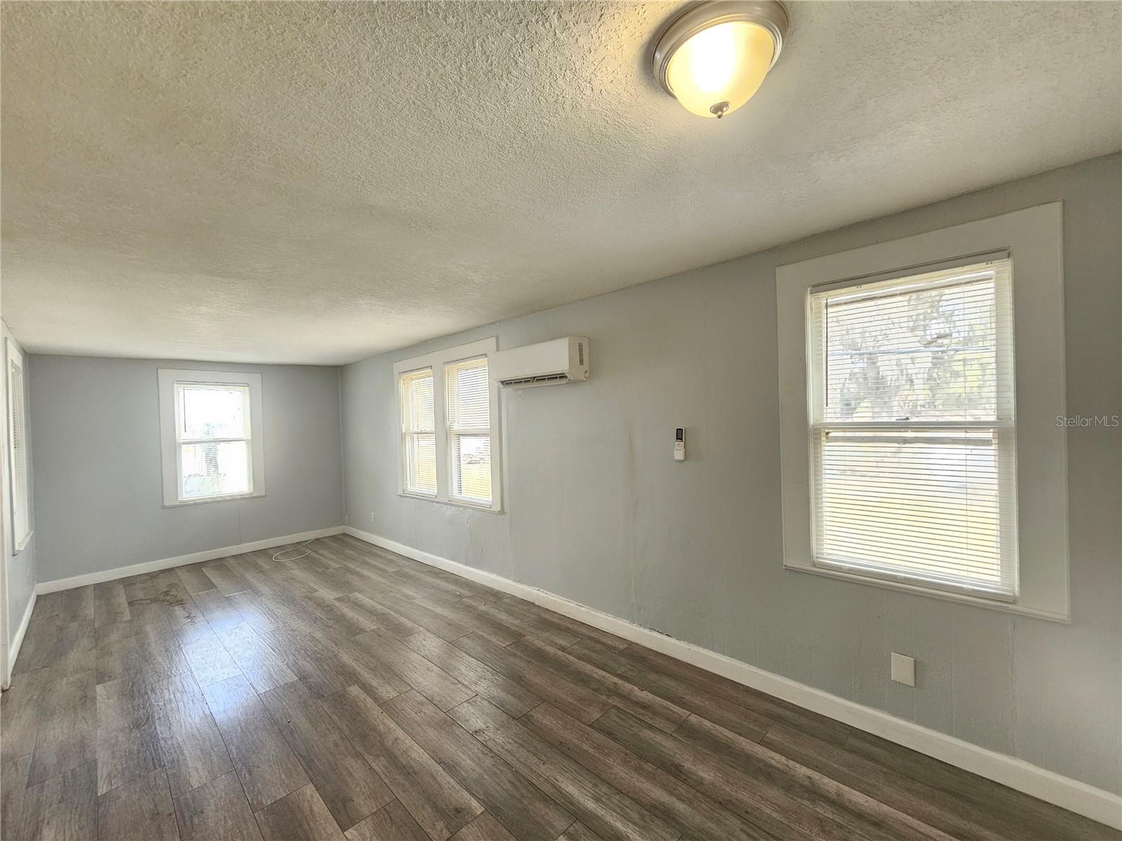 Image 5 of 9 For 503 Longfellow Boulevard Up