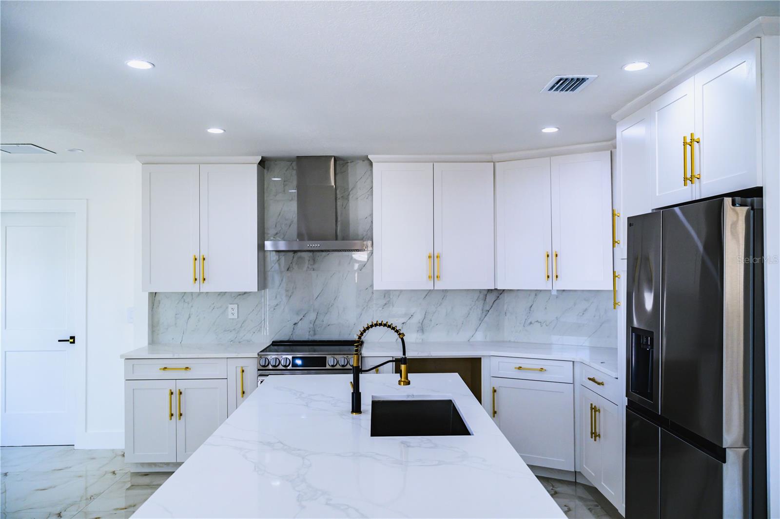 Image 12 of 45 For 6910 Dalkeith Avenue N