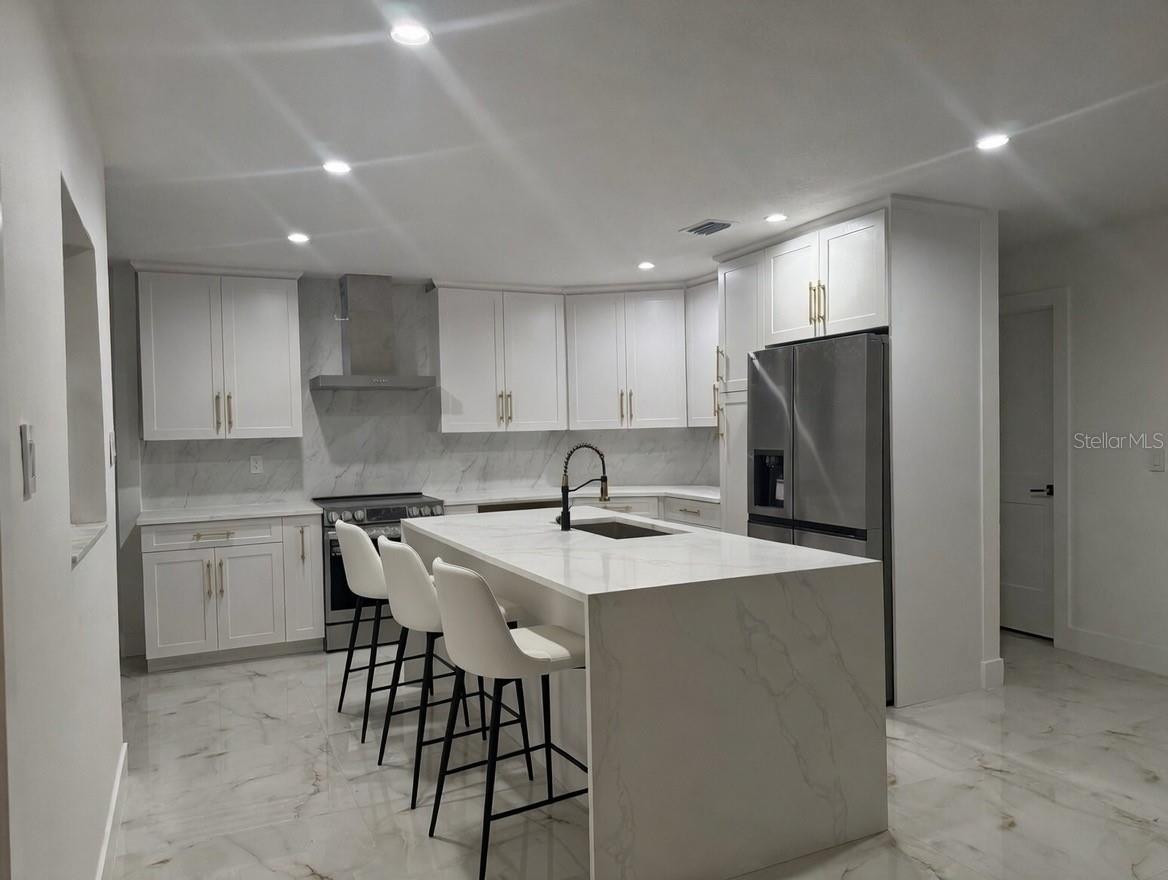 Image 15 of 45 For 6910 Dalkeith Avenue N