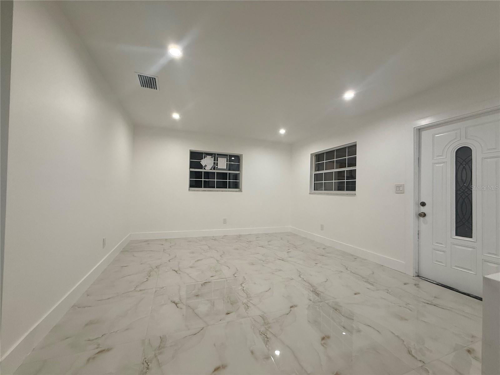 Image 18 of 45 For 6910 Dalkeith Avenue N