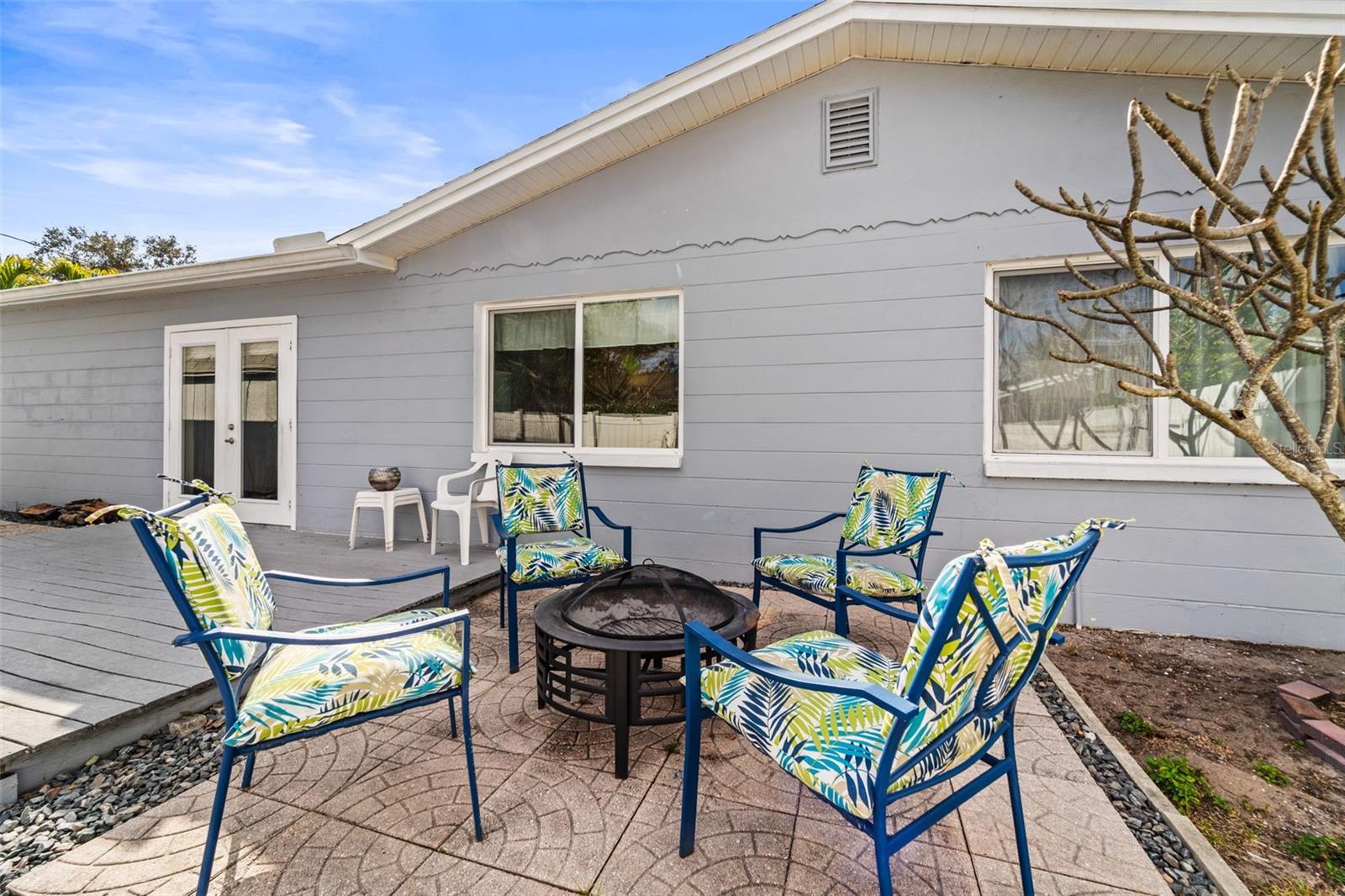 Image 11 of 29 For 11532 84th Avenue