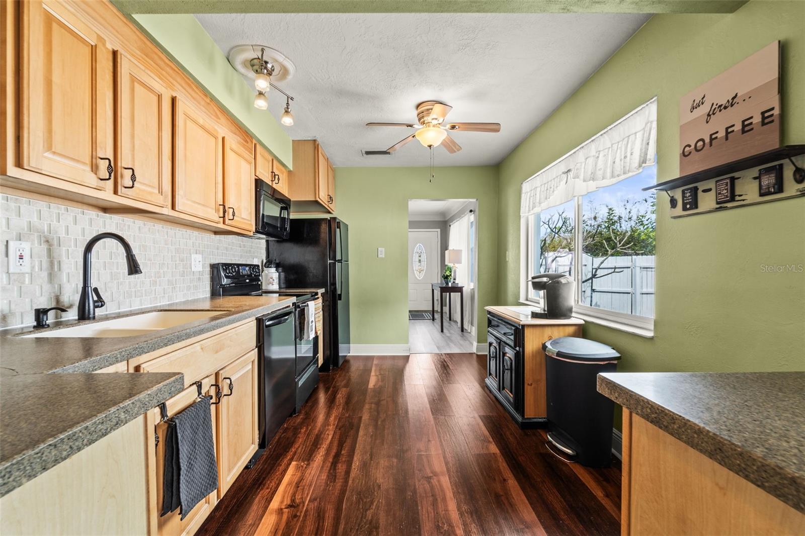 Image 7 of 29 For 11532 84th Avenue