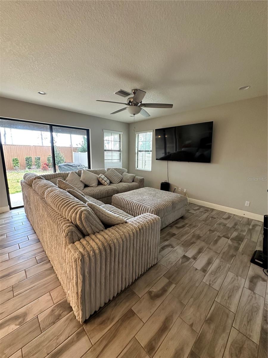 Image 12 of 34 For 12990 Burns Drive