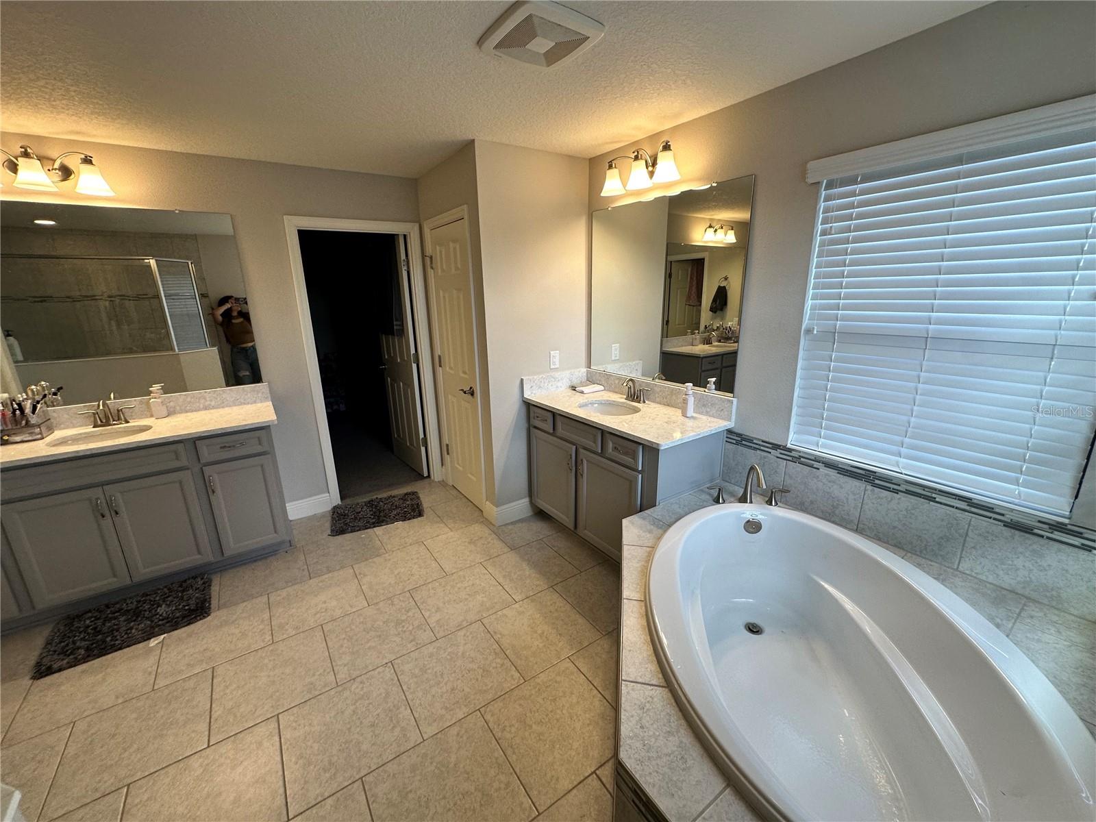 Image 23 of 34 For 12990 Burns Drive