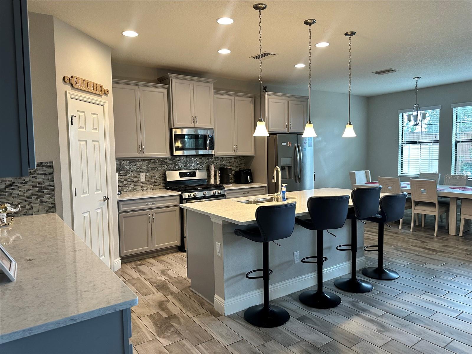 Image 8 of 34 For 12990 Burns Drive