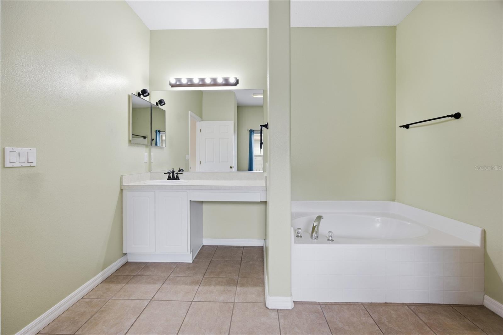 Image 25 of 46 For 2640 25th Street