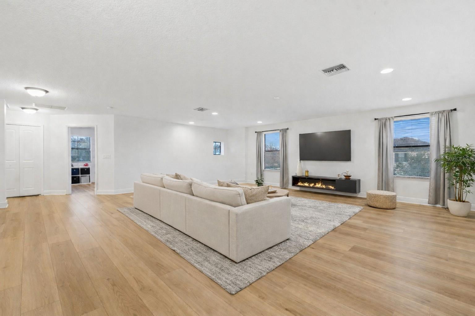 Image 38 of 84 For 12476 Rangeland Boulevard