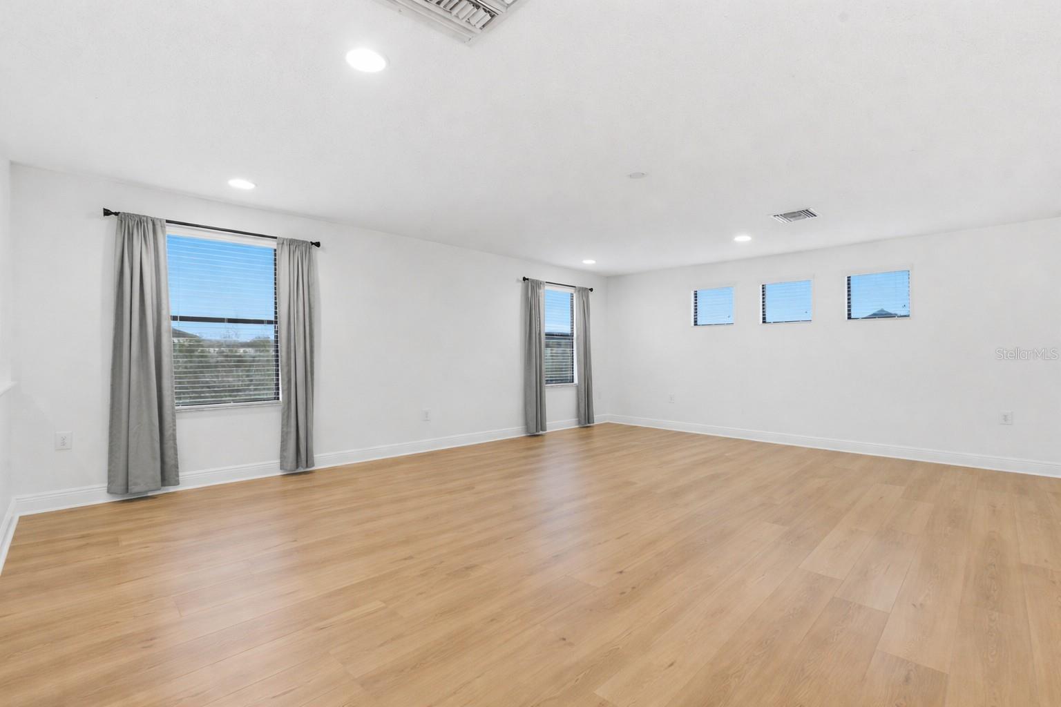 Image 39 of 84 For 12476 Rangeland Boulevard