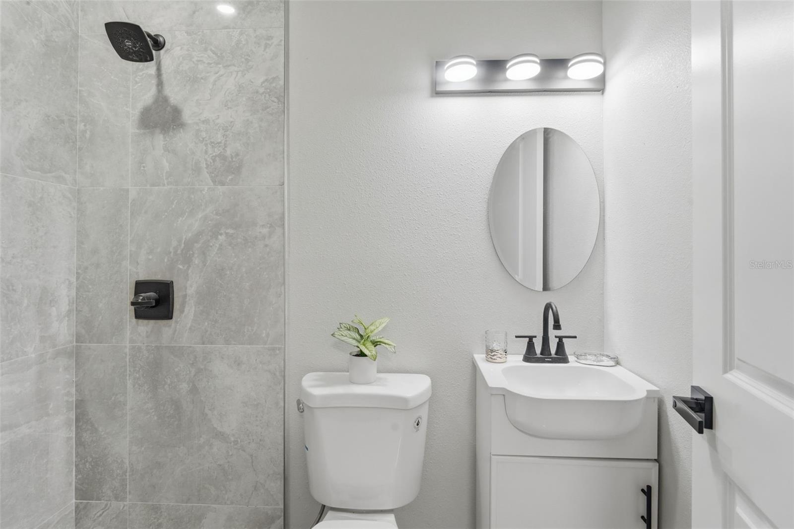 Image 19 of 25 For 2139 Gore Street