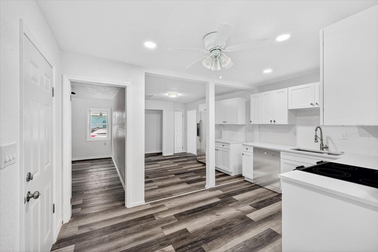 Image 11 of 31 For 5801 Magnolia Street N