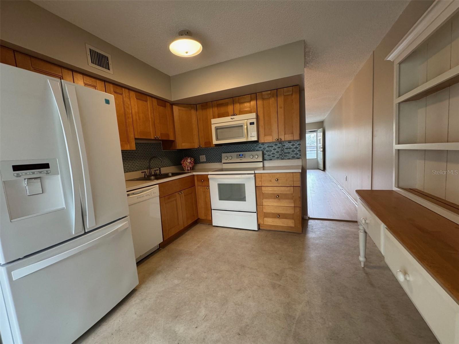 Image 6 of 12 For 2385 Tahitian Lane 43