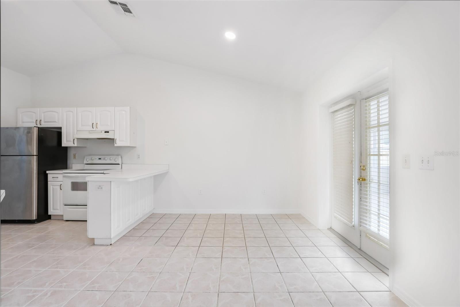 Image 11 of 54 For 6917 Oakcrest Way