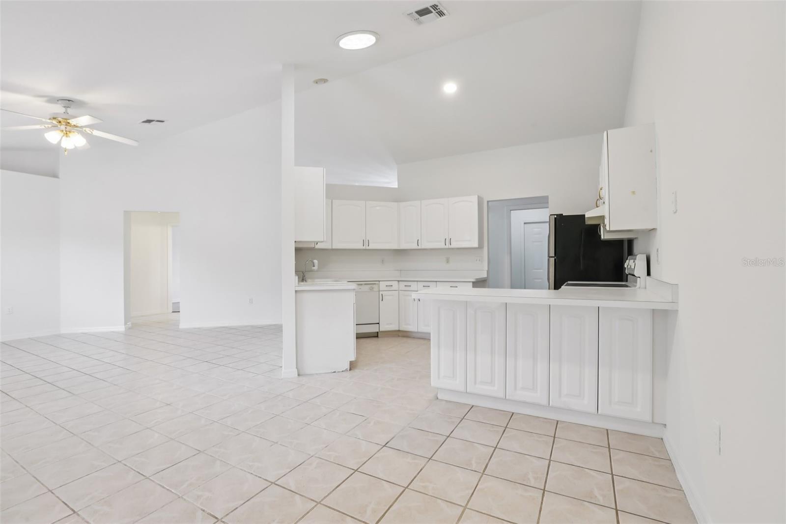 Image 13 of 54 For 6917 Oakcrest Way