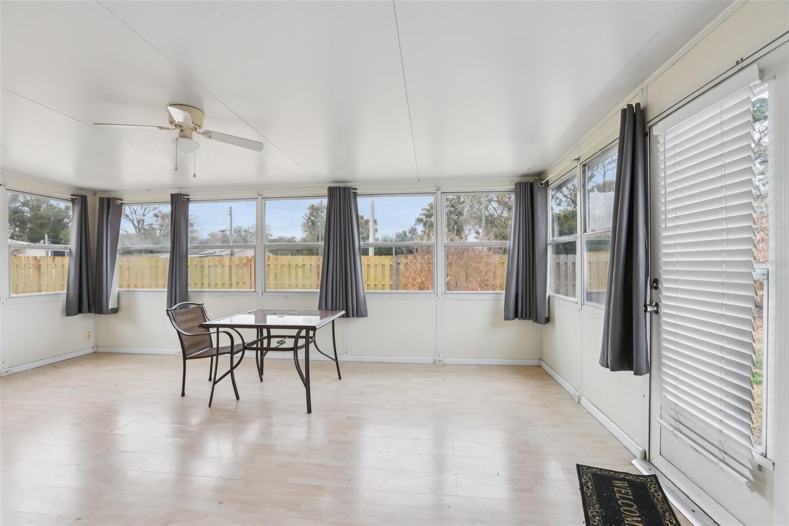 Image 18 of 54 For 6917 Oakcrest Way