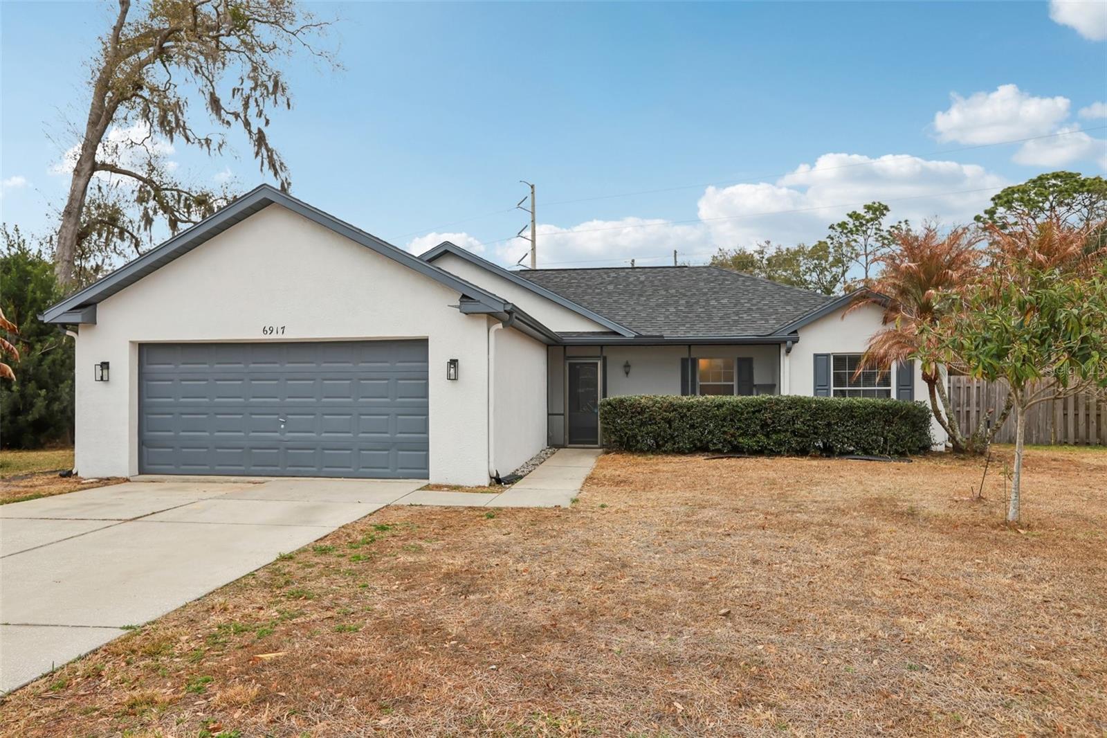 Image 2 of 54 For 6917 Oakcrest Way