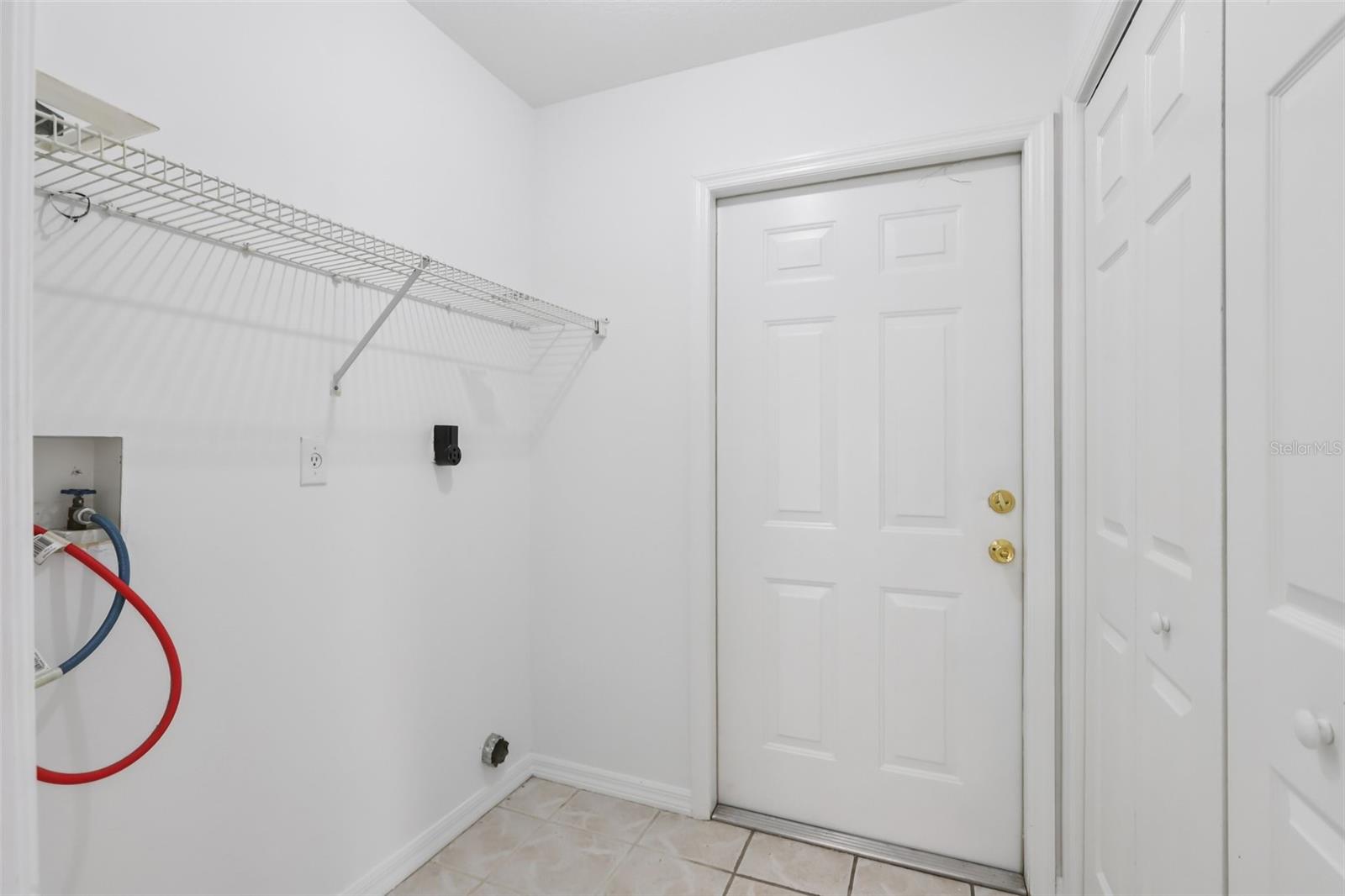 Image 21 of 54 For 6917 Oakcrest Way