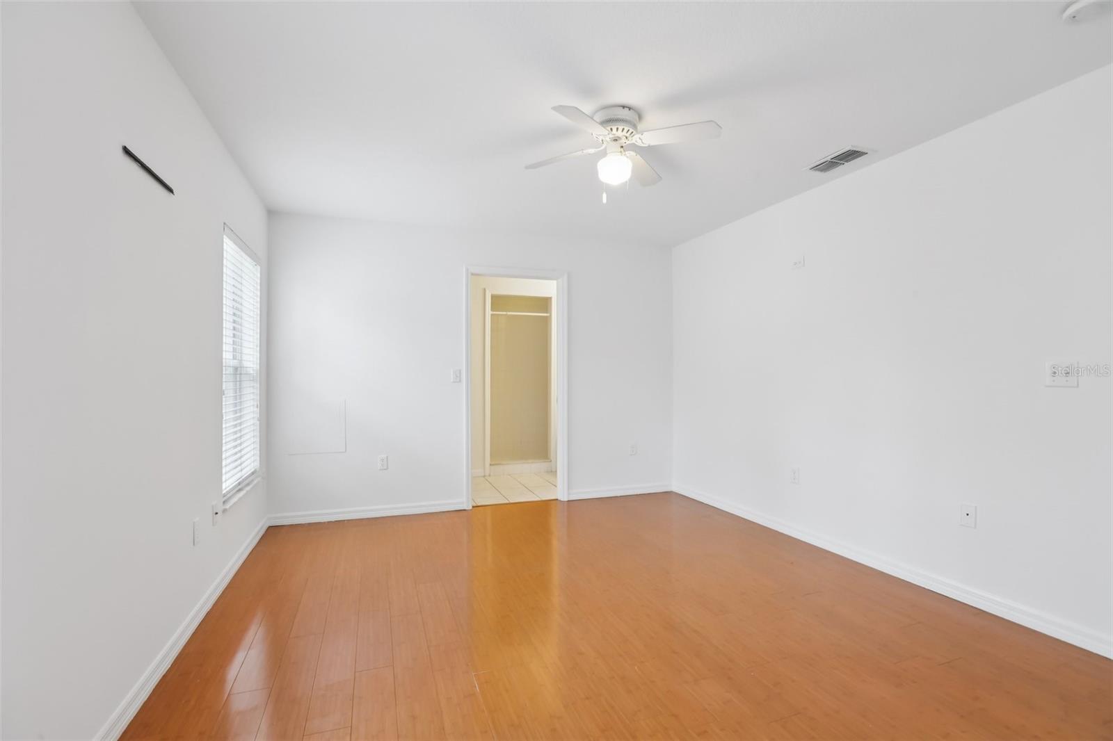 Image 23 of 54 For 6917 Oakcrest Way