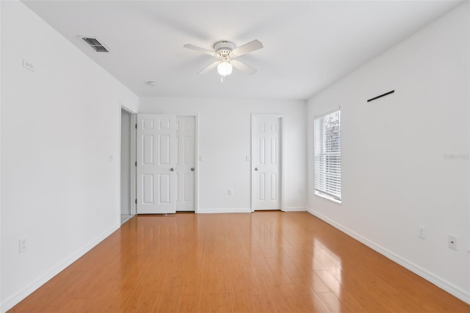 Image 24 of 54 For 6917 Oakcrest Way