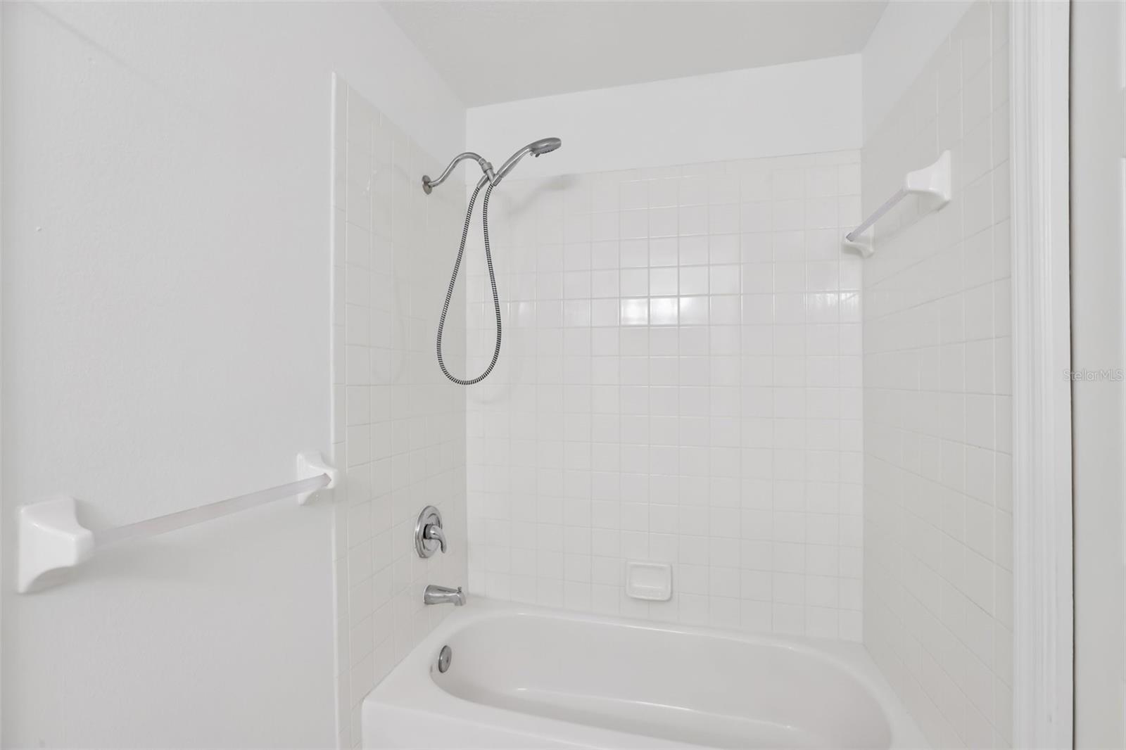 Image 26 of 54 For 6917 Oakcrest Way