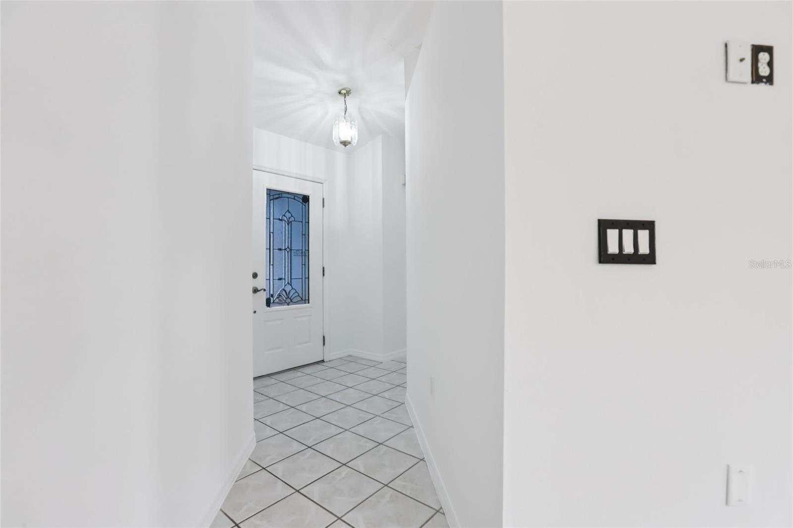 Image 6 of 54 For 6917 Oakcrest Way