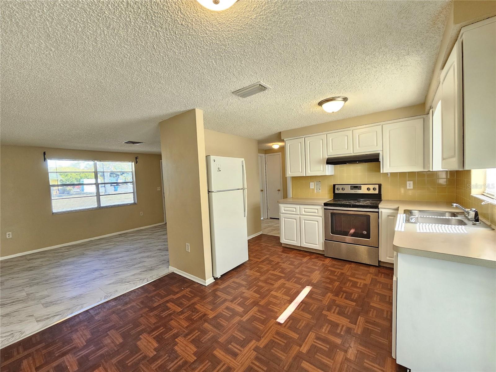 Image 5 of 16 For 6324 Lomand Avenue