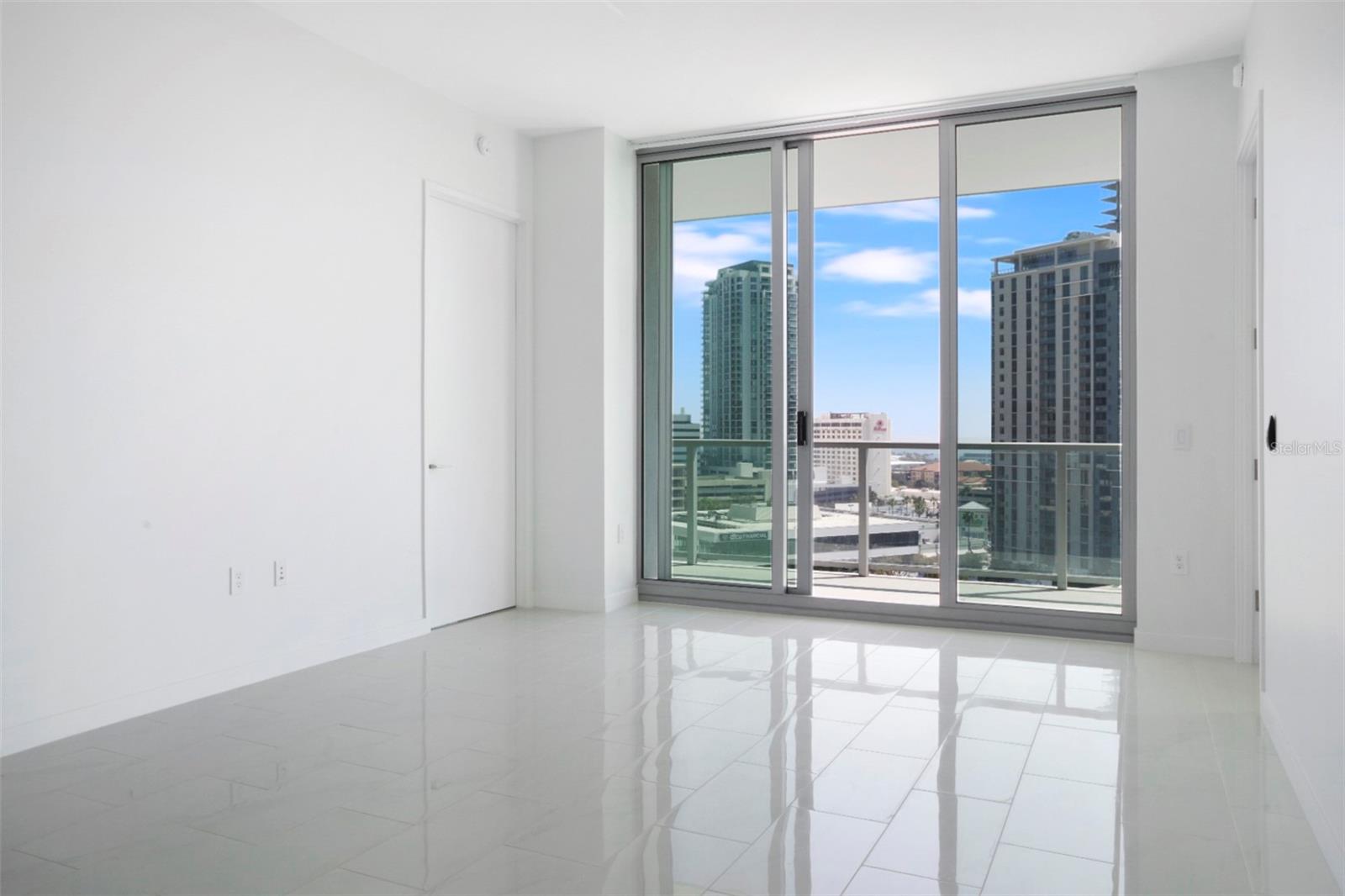 Image 11 of 54 For 400 Central Avenue 906