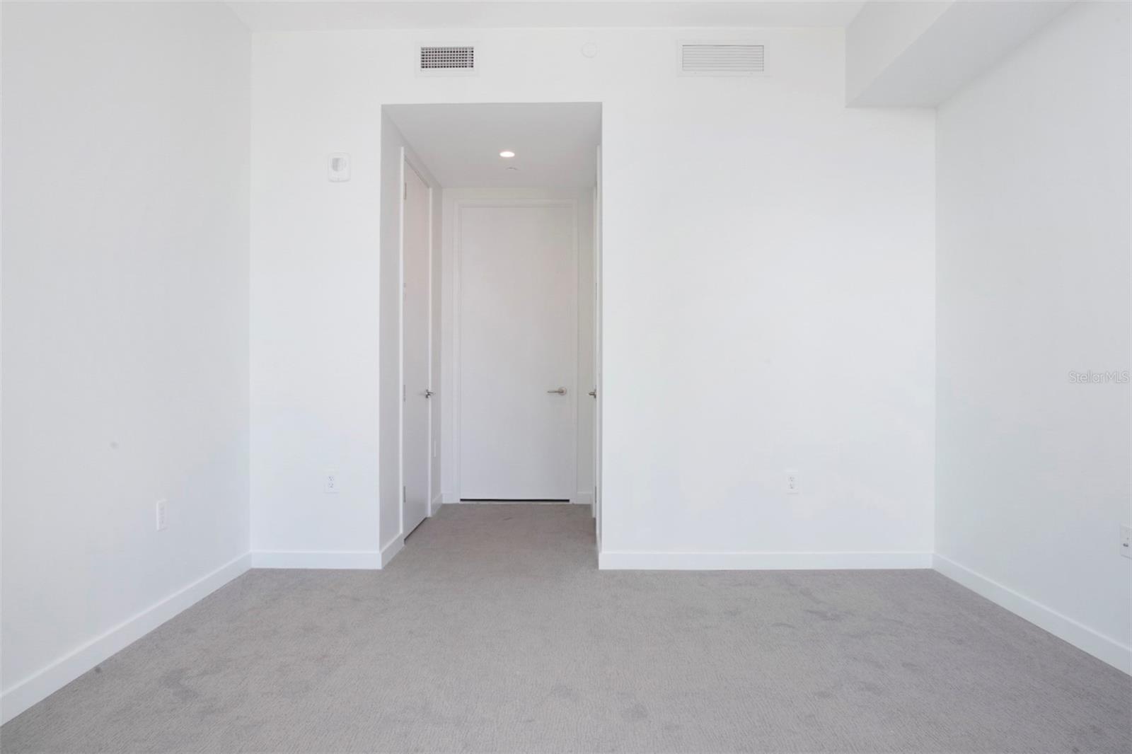 Image 14 of 54 For 400 Central Avenue 906