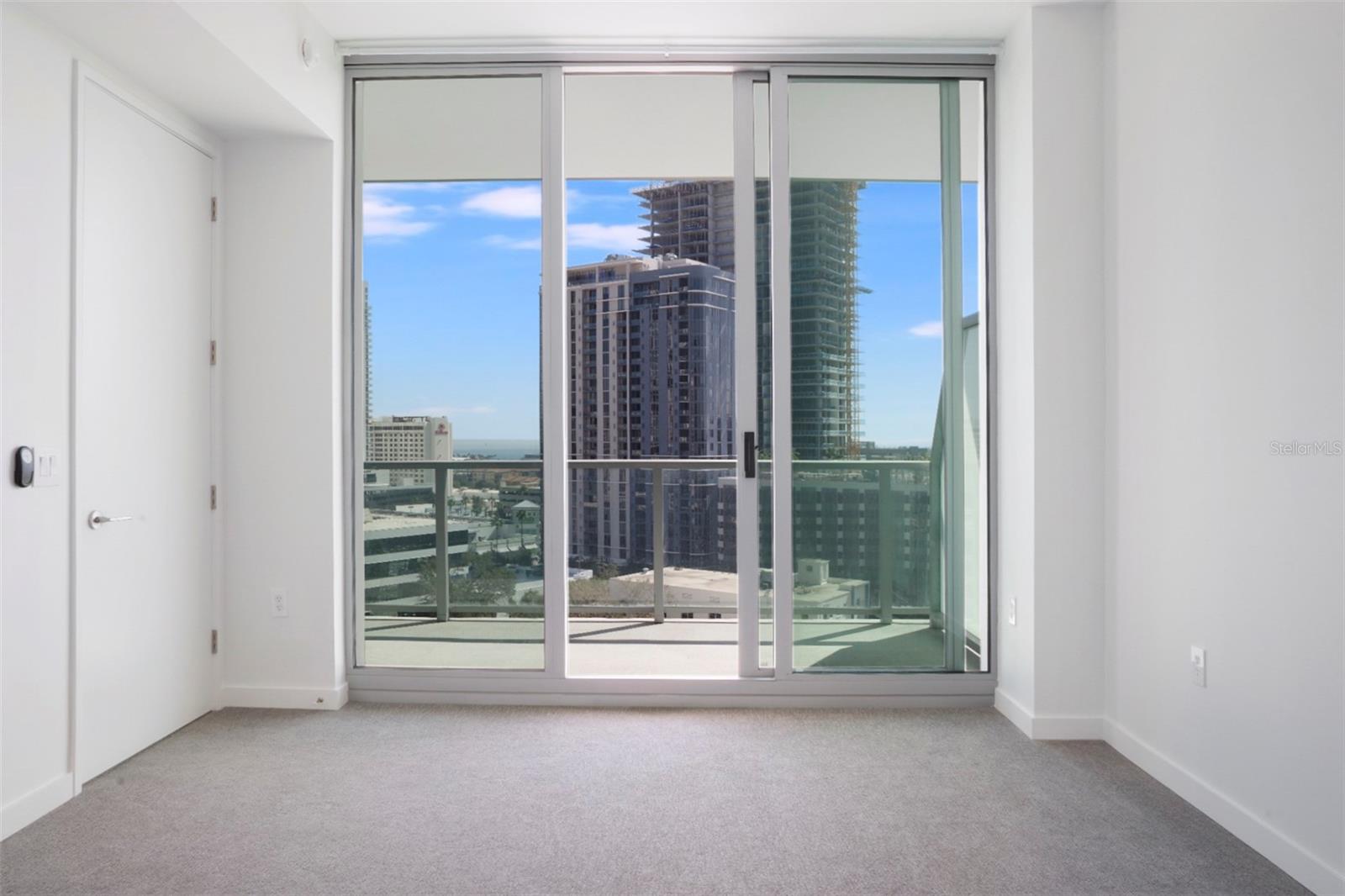 Image 15 of 54 For 400 Central Avenue 906