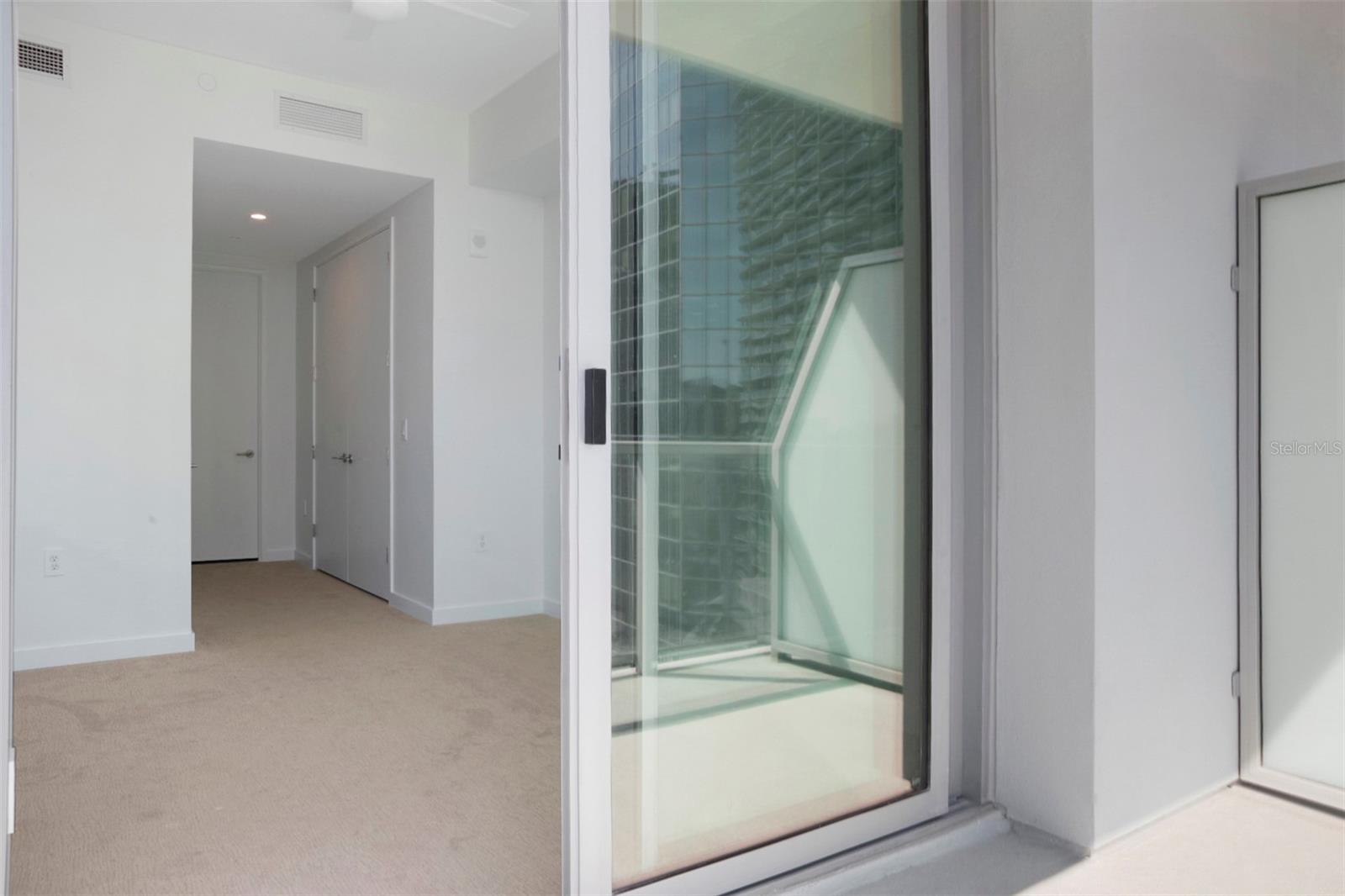 Image 16 of 54 For 400 Central Avenue 906