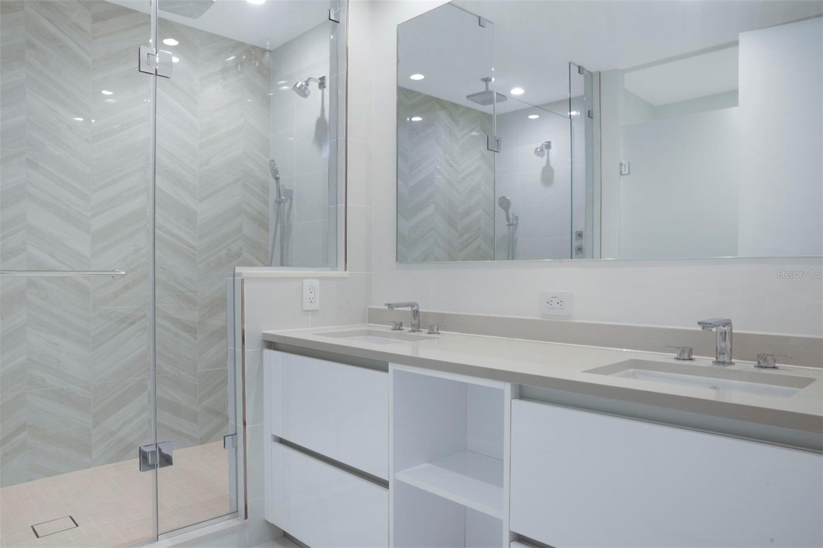 Image 18 of 54 For 400 Central Avenue 906