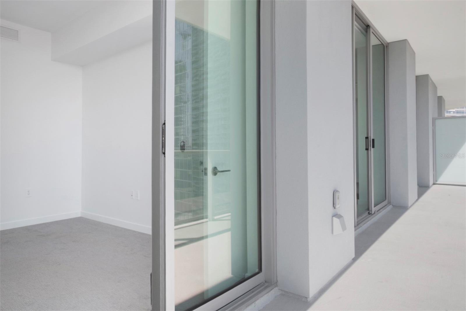 Image 21 of 54 For 400 Central Avenue 906