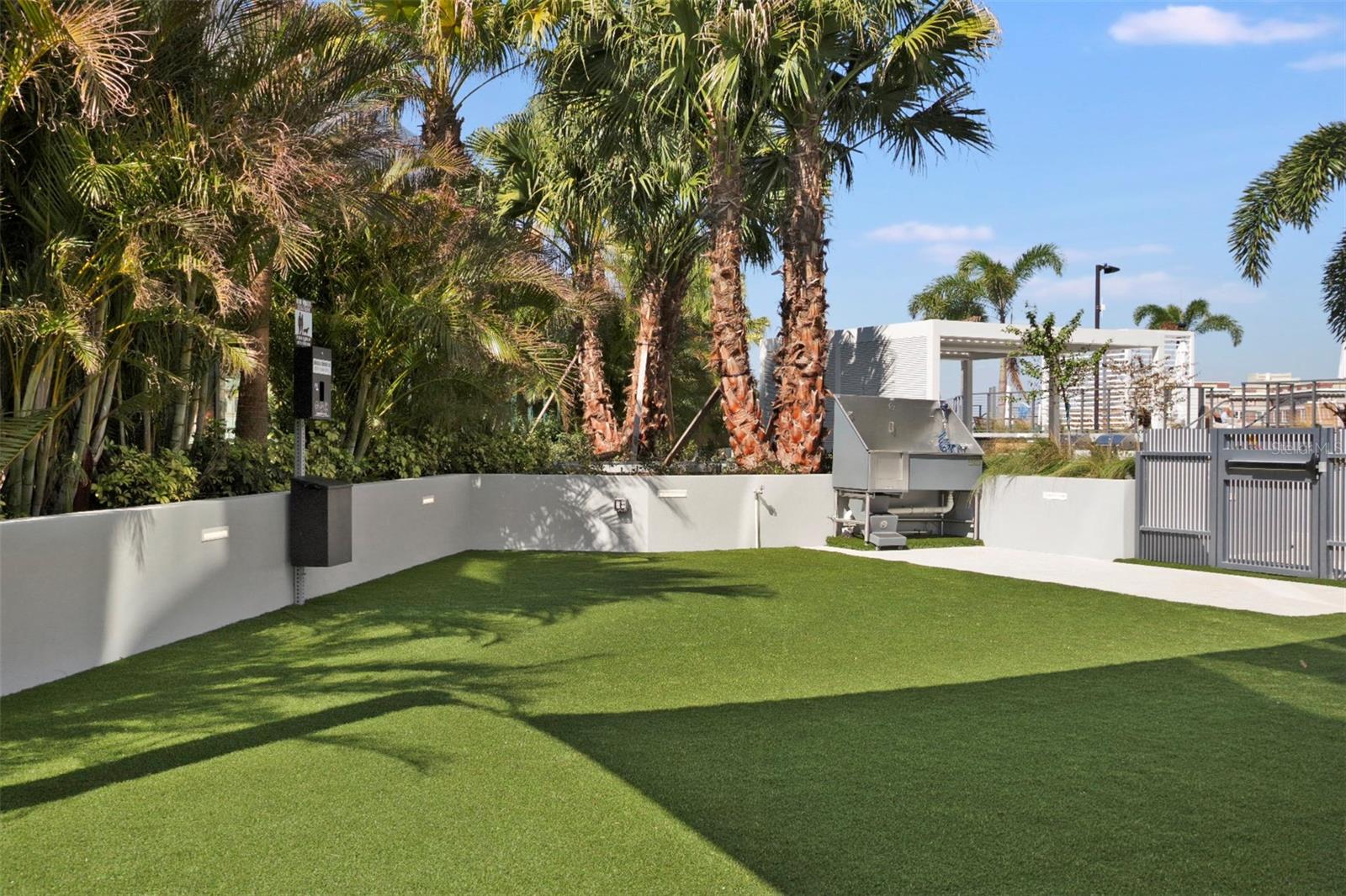 Image 33 of 54 For 400 Central Avenue 906