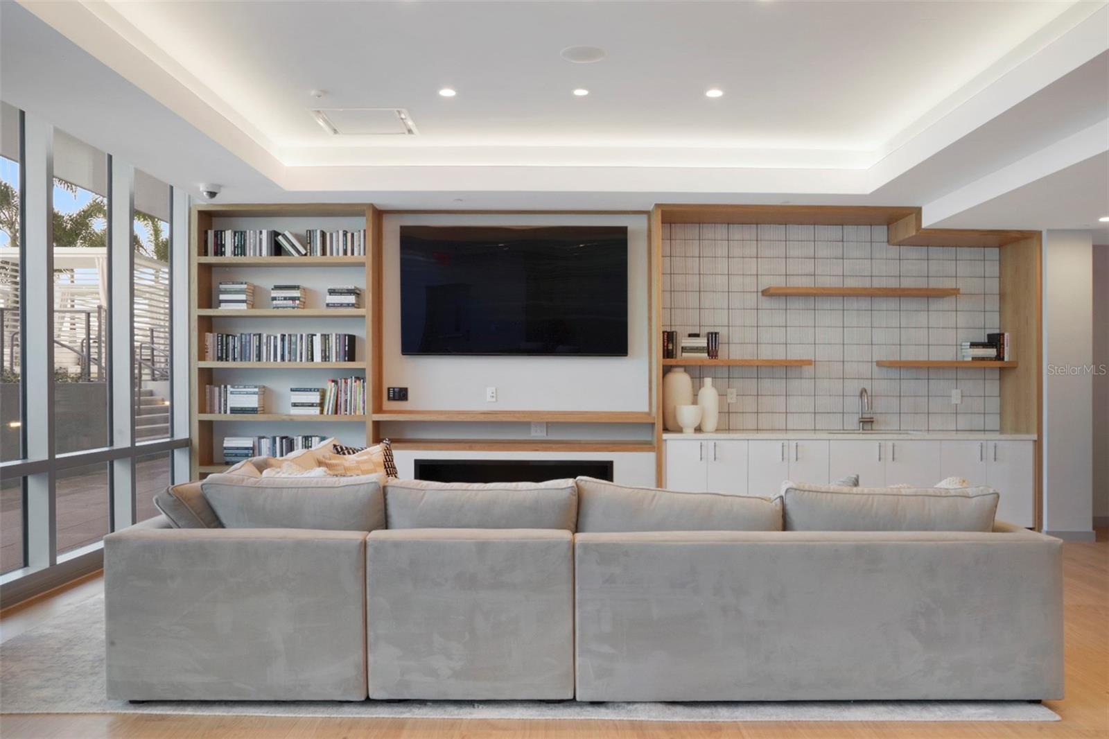 Image 43 of 54 For 400 Central Avenue 906