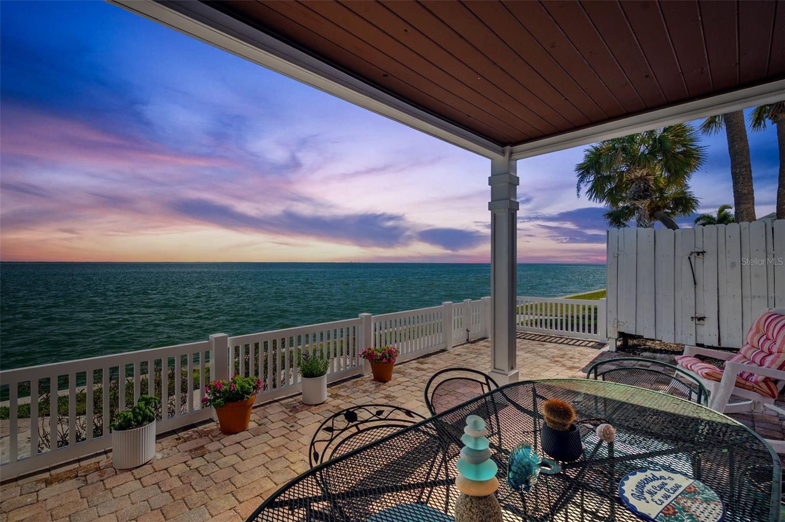 Listing photo id 0 for 4842 Coquina Key Drive Se B
