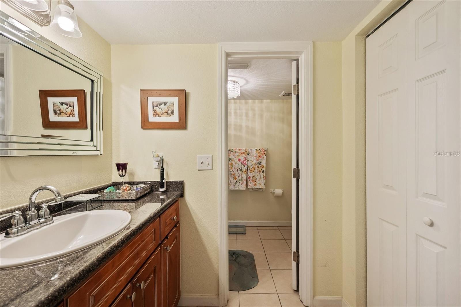 Listing photo id 18 for 4842 Coquina Key Drive Se B