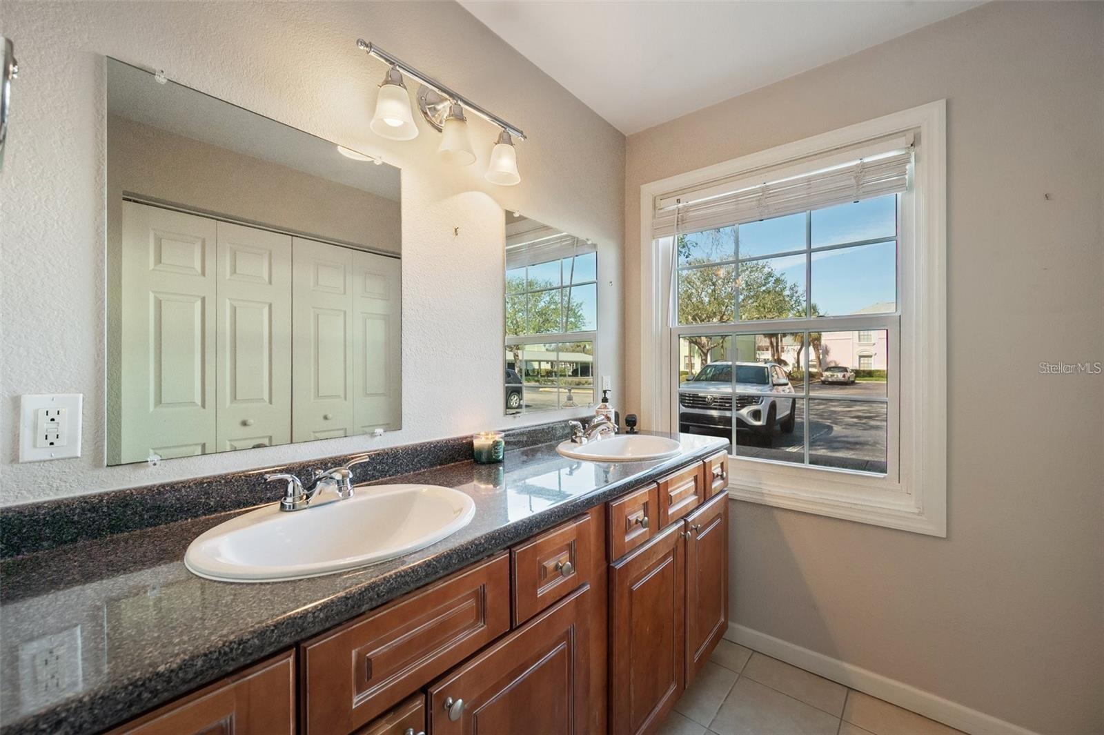 Listing photo id 21 for 4842 Coquina Key Drive Se B